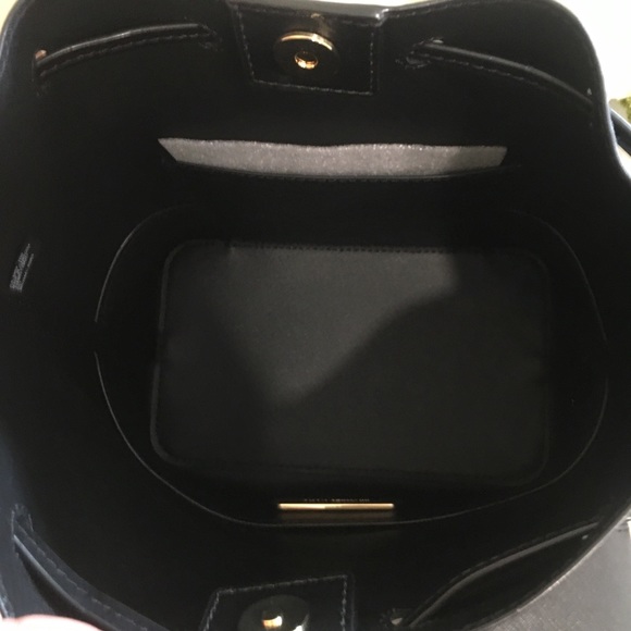 Michael Kors trista bucket messager bag wallet set - Picture 2 of 8